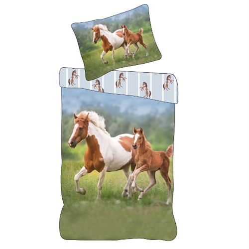 Horse Bedding - Soft and Luxurious Cotton Bed Set - 140x200 cm - With Mother and Foal - Reversible Design