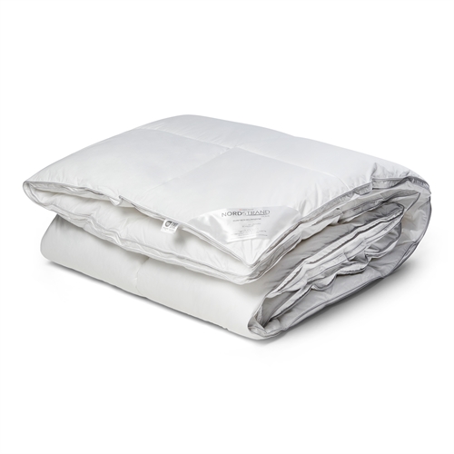 All-season duvet 140x200 cm - Soft and full down fiber duvet - Nordstrand Home fiber duvet
