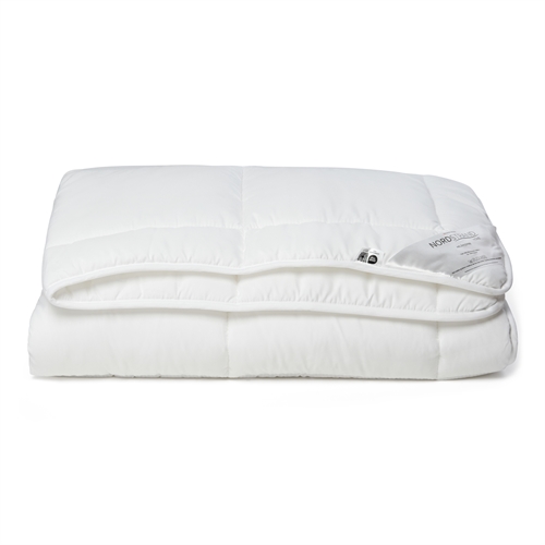 Fiber Duvet 140x220 cm - All-season duvet with hollow fibers - Light moisture-wicking duvet - Nordstrand Home allergy-friendly duvet